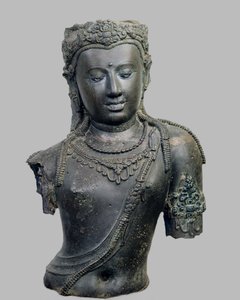 Billede i naturlig størrelse af Bodhisattva Padmapani, fra Chaiya, Thailand, 775 e.Kr. (bronze)